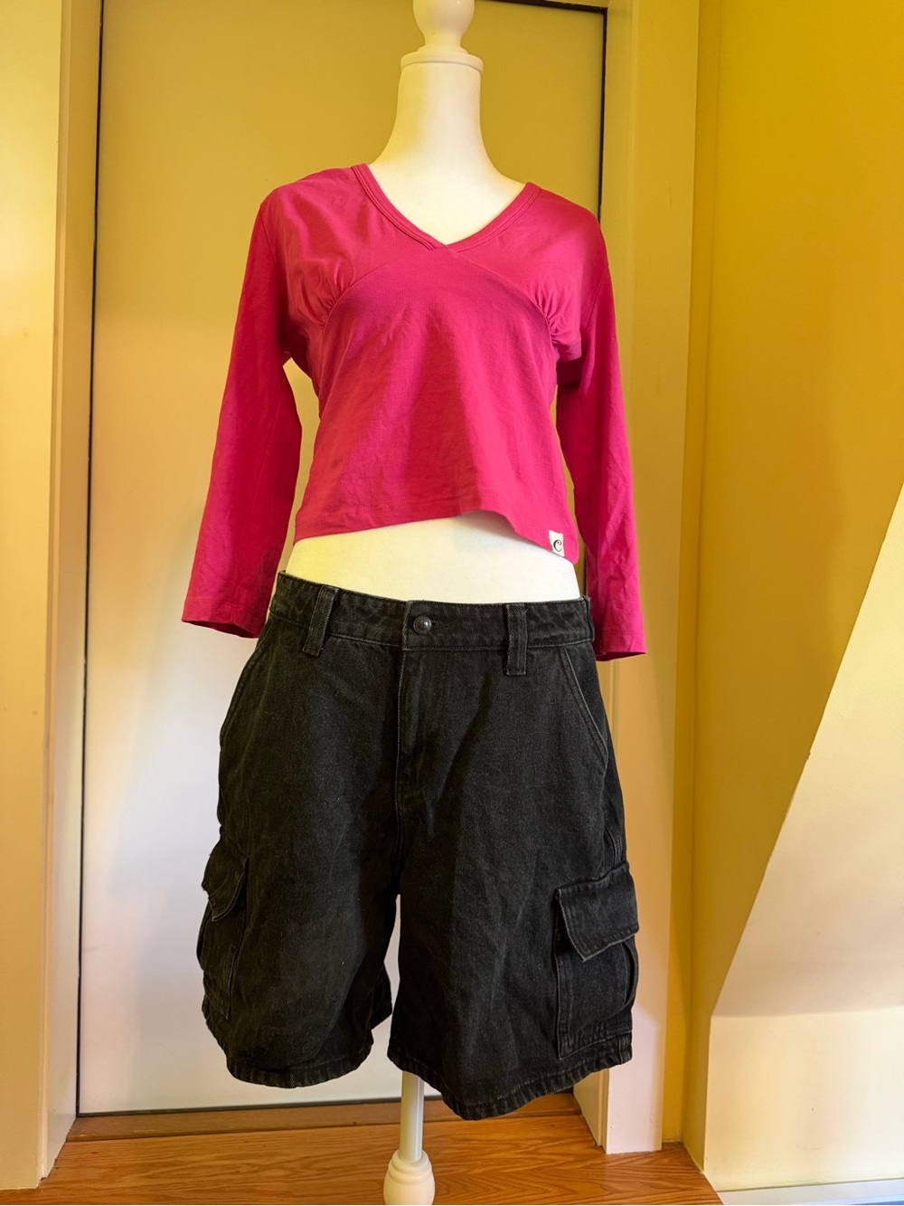 COLLUSION plunge v neck 3/4 sleeve top in fuchsia hot